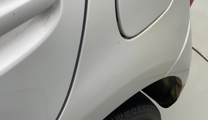 2015 Toyota Etios Liva G, CNG, Manual, 36,339 km, Left quarter panel - Minor scratches