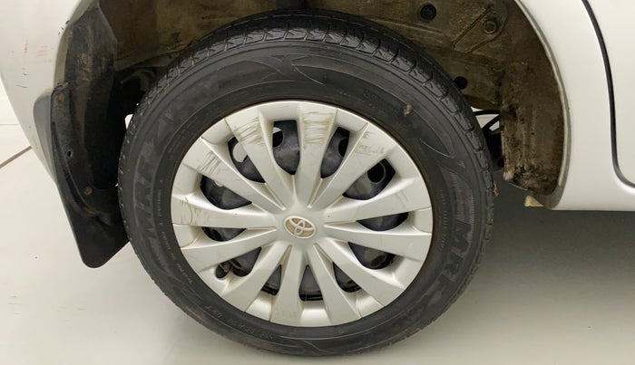 2015 Toyota Etios Liva G, CNG, Manual, 36,339 km, Right Rear Wheel