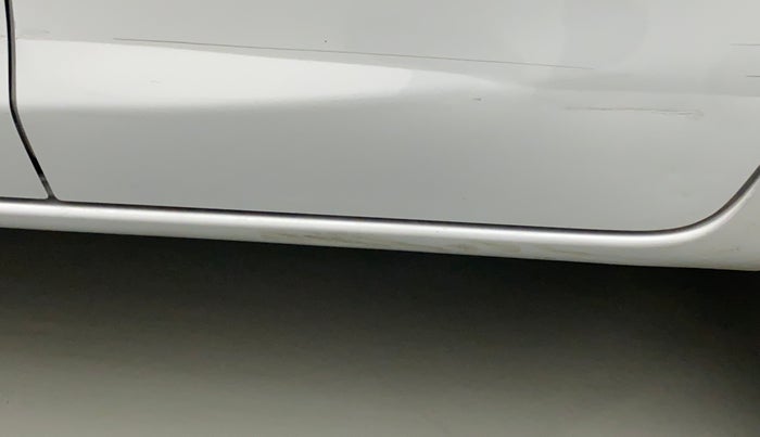 2015 Toyota Etios Liva G, CNG, Manual, 36,339 km, Left running board - Slightly dented