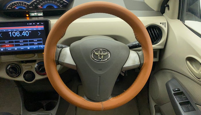 2015 Toyota Etios Liva G, CNG, Manual, 36,339 km, Steering Wheel Close Up