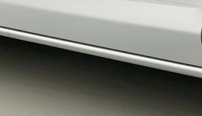2015 Toyota Etios Liva G, CNG, Manual, 36,339 km, Left running board - Minor scratches