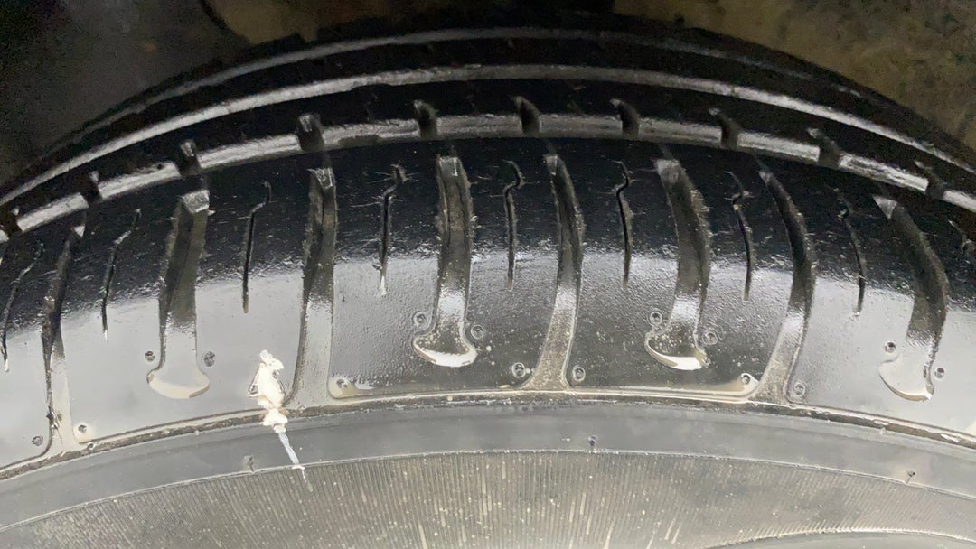 Left Front Tyre Tread