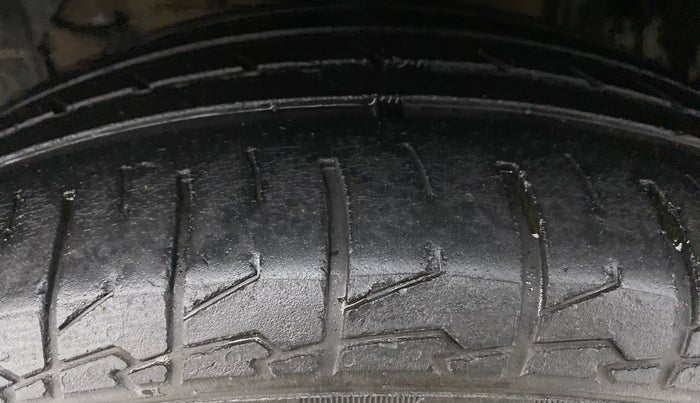 2018 Maruti S Cross ALPHA 1.3, Diesel, Manual, 26,270 km, Left Front Tyre Tread