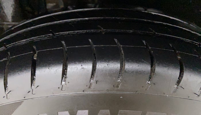 2017 Maruti Dzire VDI AMT, Diesel, Automatic, 67,278 km, Right Rear Tyre Tread