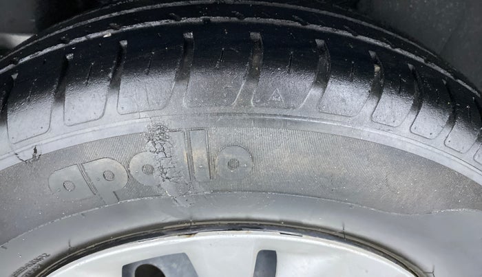 2019 Maruti Swift VXI D, Petrol, Manual, 61,085 km, Right Rear Tyre Tread