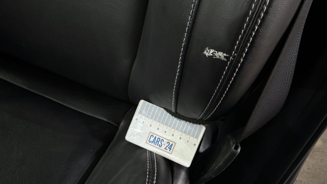 2016 Honda Odyssey Vti-l, Automatic, 91775 km, Seats Front LHS Wear