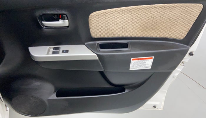 2017 Maruti Wagon R 1.0 LXI CNG, CNG, Manual, 44,723 km, Driver Side Door Panels Control
