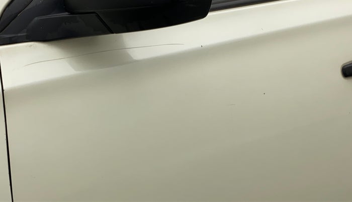 2018 Maruti Vitara Brezza LDI (O), Diesel, Manual, 22,248 km, Front passenger door - Minor scratches
