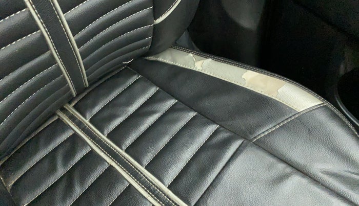 2018 Maruti Vitara Brezza LDI (O), Diesel, Manual, 22,248 km, Front left seat (passenger seat) - Cover slightly torn