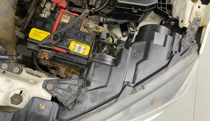 2018 Maruti Vitara Brezza LDI (O), Diesel, Manual, 22,248 km, Left headlight - Clamp has minor damage