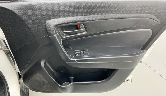 2018 Maruti Vitara Brezza LDI (O), Diesel, Manual, 22,248 km, Driver Side Door Panels Control