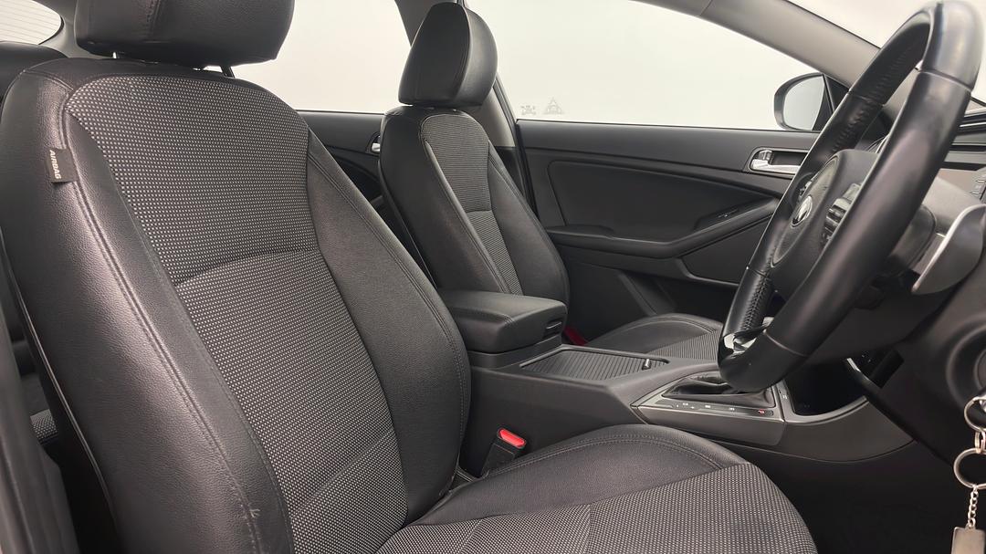 2014 Kia Optima Si, Automatic, 80935 km, Right Side Front Door Cabin View
