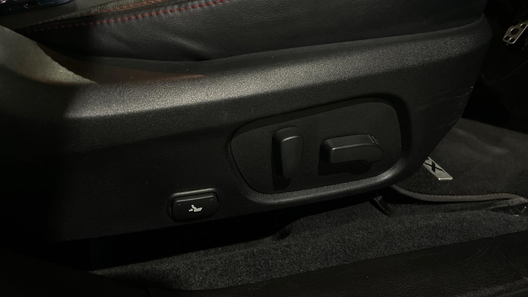 2017 Subaru WRX Premium (AWD), Manual, 99794 km, Drivers Side Adjustment Panel