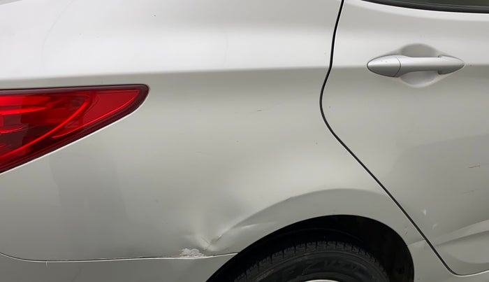 2011 Hyundai Verna FLUIDIC 1.6 VTVT EX, Petrol, Manual, 55,695 km, Right quarter panel - Minor scratches