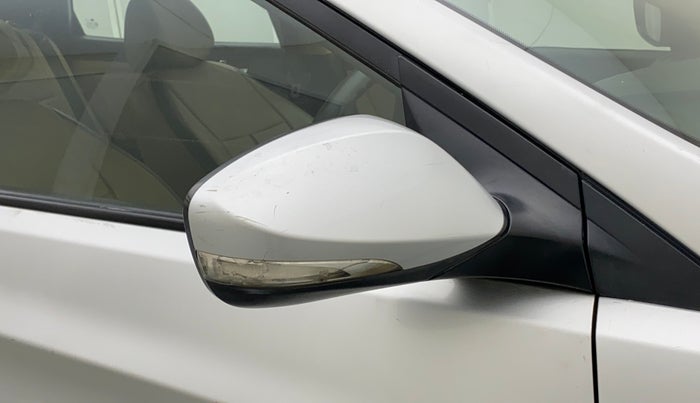 2011 Hyundai Verna FLUIDIC 1.6 VTVT EX, Petrol, Manual, 55,695 km, Right rear-view mirror - Indicator light not working