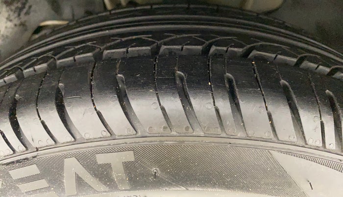 2017 Tata Tiago XT 1.2 REVOTRON, Petrol, Manual, 26,417 km, Left Front Tyre Tread