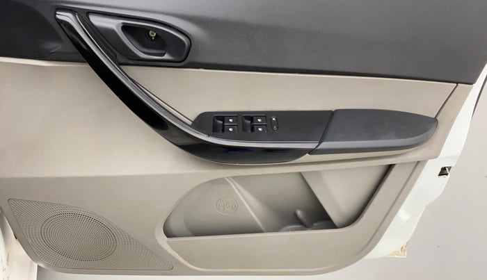 2017 Tata Tiago XT 1.2 REVOTRON, Petrol, Manual, 26,417 km, Driver Side Door Panels Control