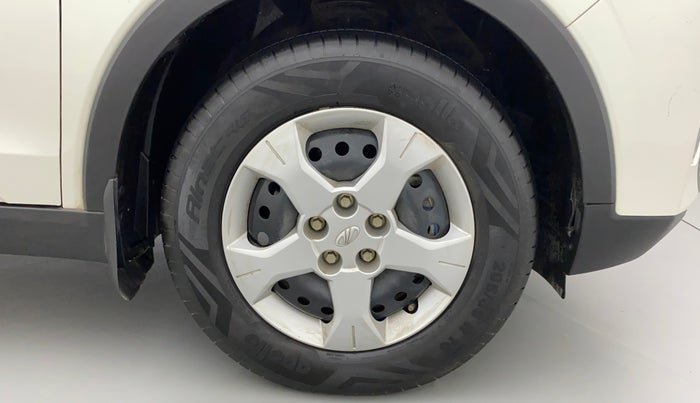 2022 Mahindra XUV 3OO W6 1.2 PETROL AMT, Petrol, Automatic, 10,007 km, Right Front Wheel