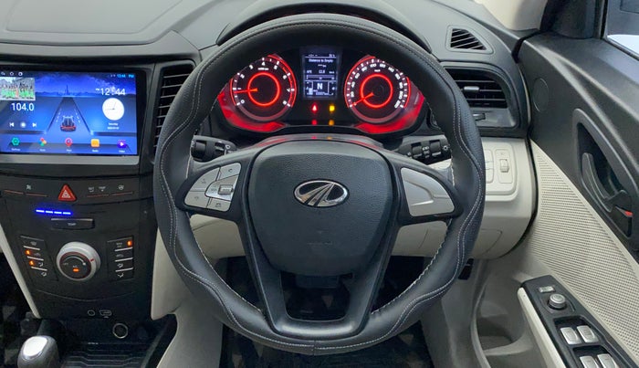 2022 Mahindra XUV 3OO W6 1.2 PETROL AMT, Petrol, Automatic, 10,007 km, Steering Wheel Close Up
