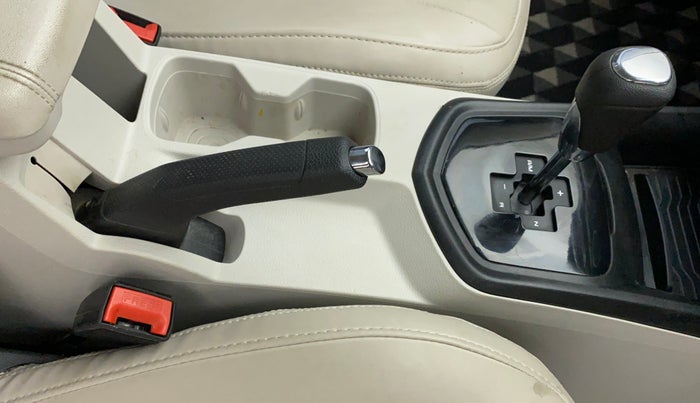 2022 Mahindra XUV 3OO W6 1.2 PETROL AMT, Petrol, Automatic, 10,007 km, Gear Lever