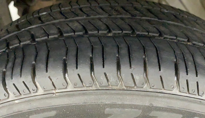 2014 Datsun Go T, Petrol, Manual, 61,683 km, Left Front Tyre Tread
