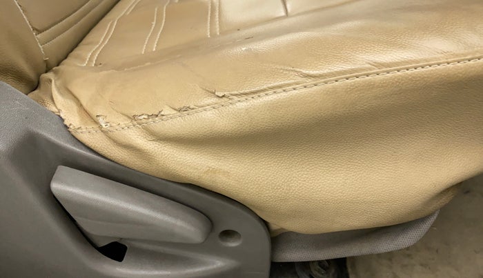 2014 Datsun Go T, Petrol, Manual, 61,683 km, Driver Side Adjustment Panel