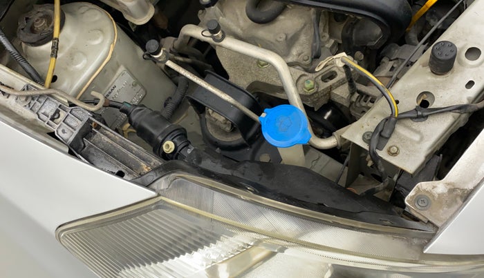 2014 Datsun Go T, Petrol, Manual, 61,683 km, Right headlight - Clamp has minor damage