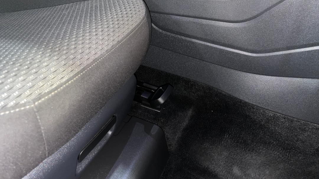 2018 Volkswagen Tiguan 110 Tdi Comfortline, Automatic, 85903 km, Drivers Side Adjustment Panel