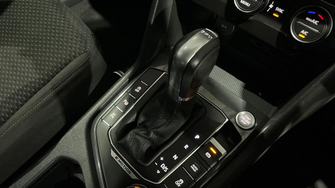 2018 Volkswagen Tiguan 110 Tdi Comfortline, Automatic, 85903 km, Gear Lever 