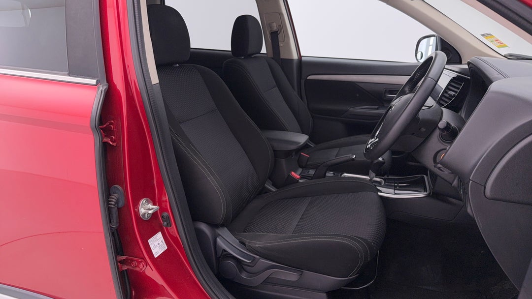 2017 Mitsubishi Outlander Ls Safety Pack (4x2), Automatic, 171790 km, Right Side Front Door Cabin View