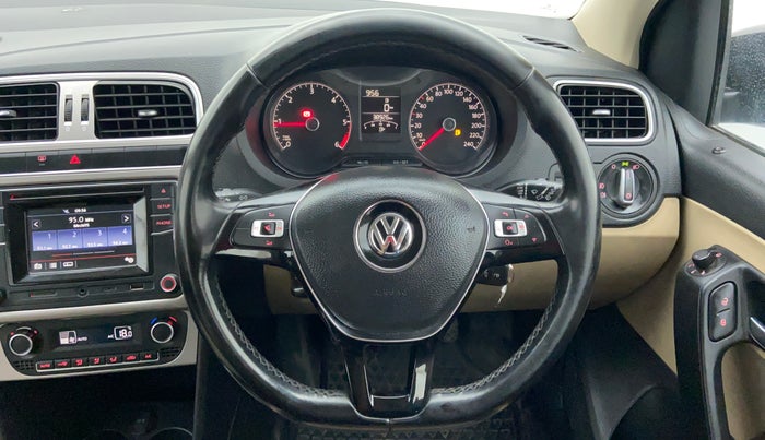 2017 Volkswagen Polo HIGHLINE1.5L DIESEL, Diesel, Manual, 38,926 km, Steering Wheel Close-up