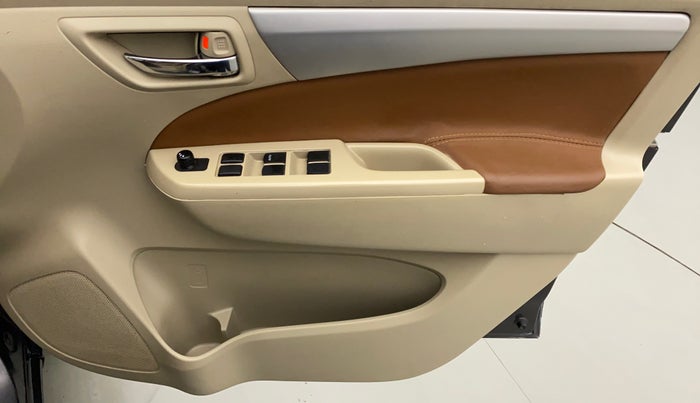 2014 Maruti Ertiga VXI CNG, CNG, Manual, 77,604 km, Driver Side Door Panels Control