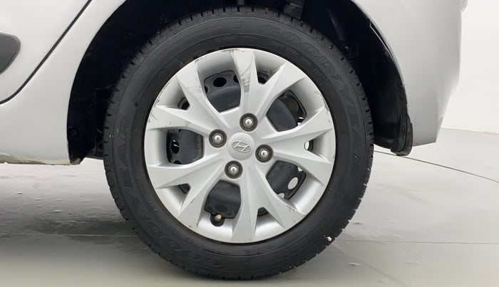 2016 Hyundai Grand i10 SPORTZ 1.2 KAPPA VTVT, Petrol, Manual, 66,955 km, Left Rear Wheel