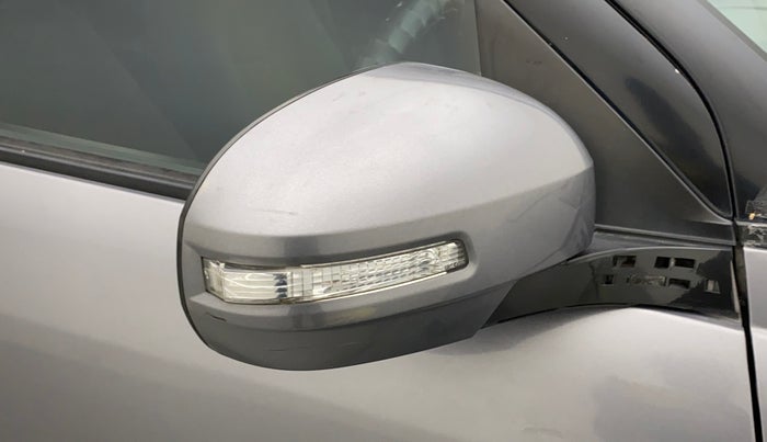 2012 Maruti Swift VXI D, Petrol, Manual, 53,116 km, Right rear-view mirror - Indicator light has minor damage