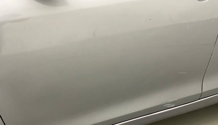 2012 Maruti Swift VXI D, Petrol, Manual, 53,116 km, Front passenger door - Minor scratches