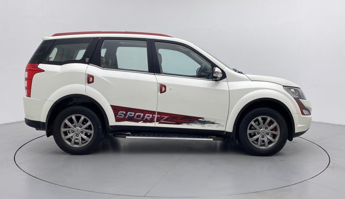 2017 Mahindra XUV500 W10 FWD, Diesel, Manual, 64,140 km, Right Side View