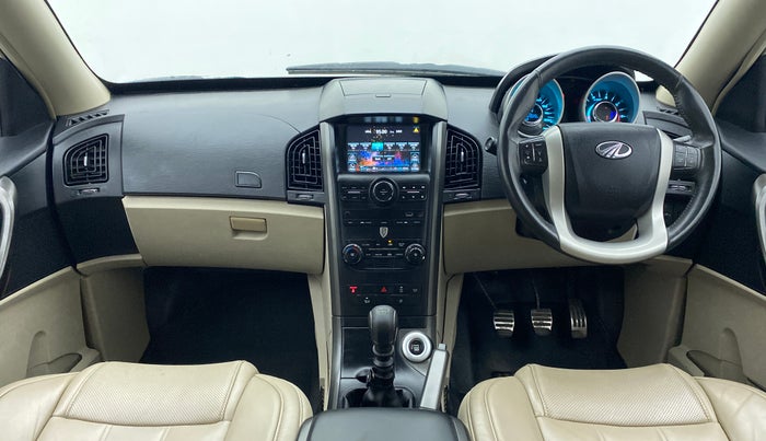 2017 Mahindra XUV500 W10 FWD, Diesel, Manual, 64,140 km, Dashboard