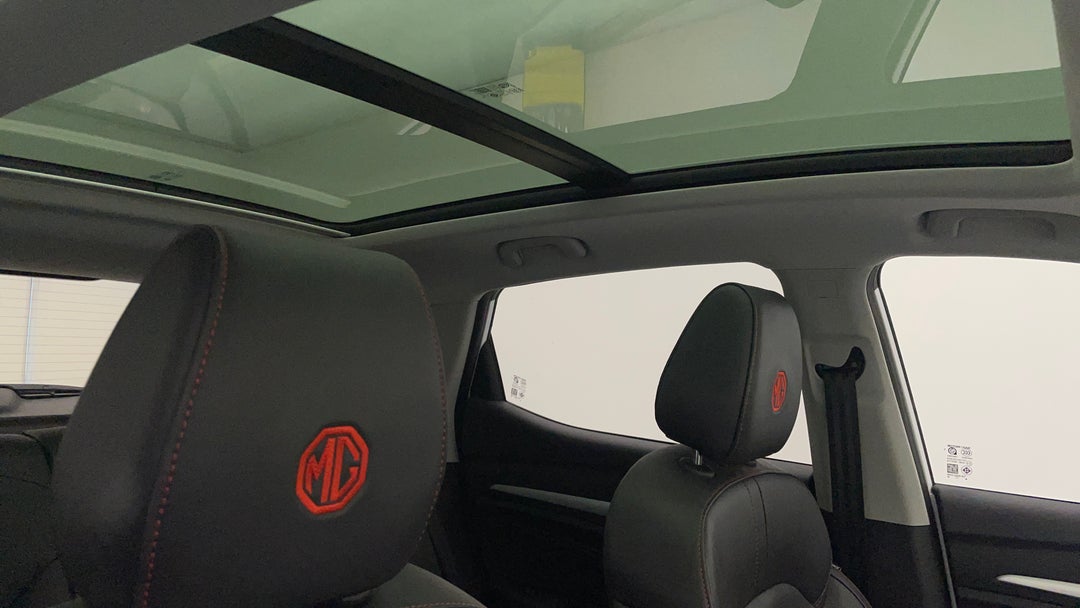 Interior Sunroof/Moonroof
