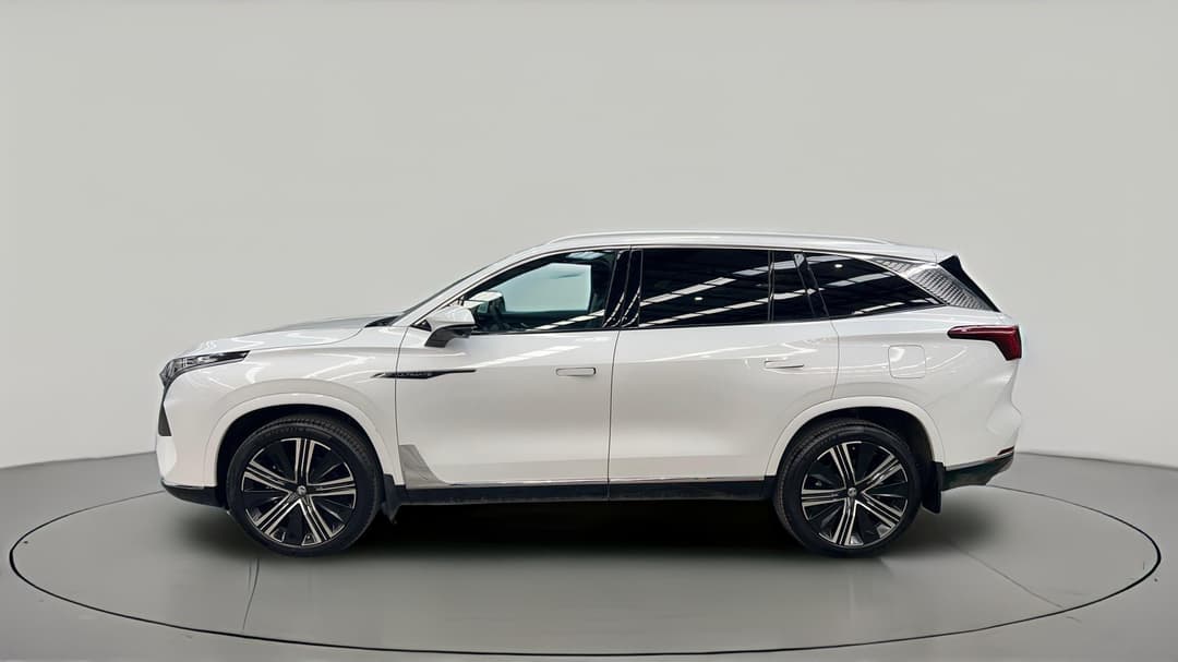 2025 MG Qs Essence AWD, Automatic, 6019 km, Left Side View