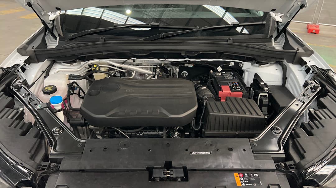 2025 MG Qs Essence AWD, Automatic, 6019 km, Open Bonnet (Engine)