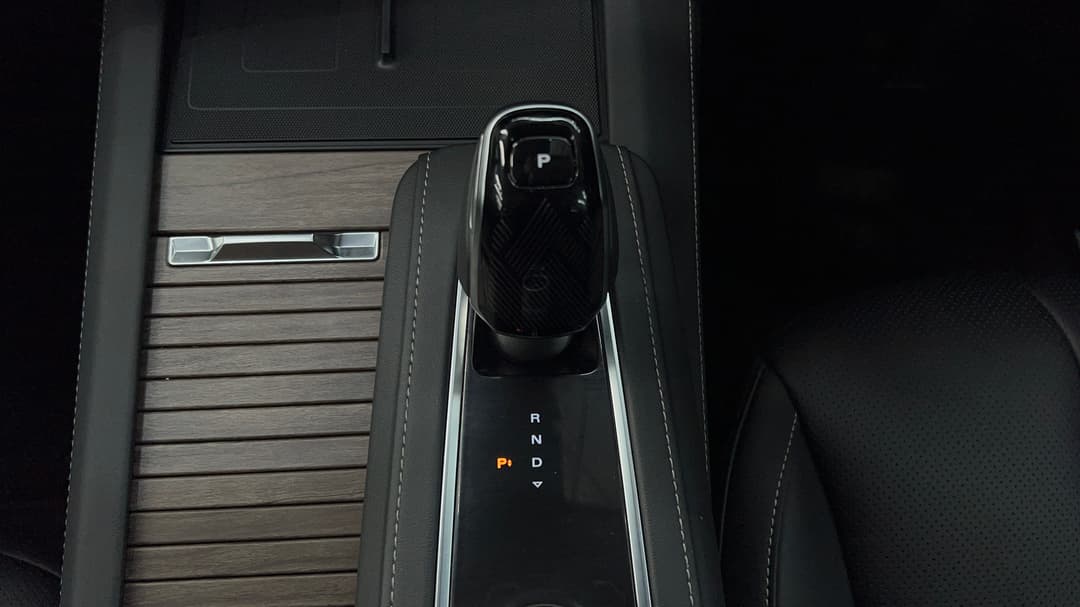 2025 MG Qs Essence AWD, Automatic, 6019 km, Gear Lever 