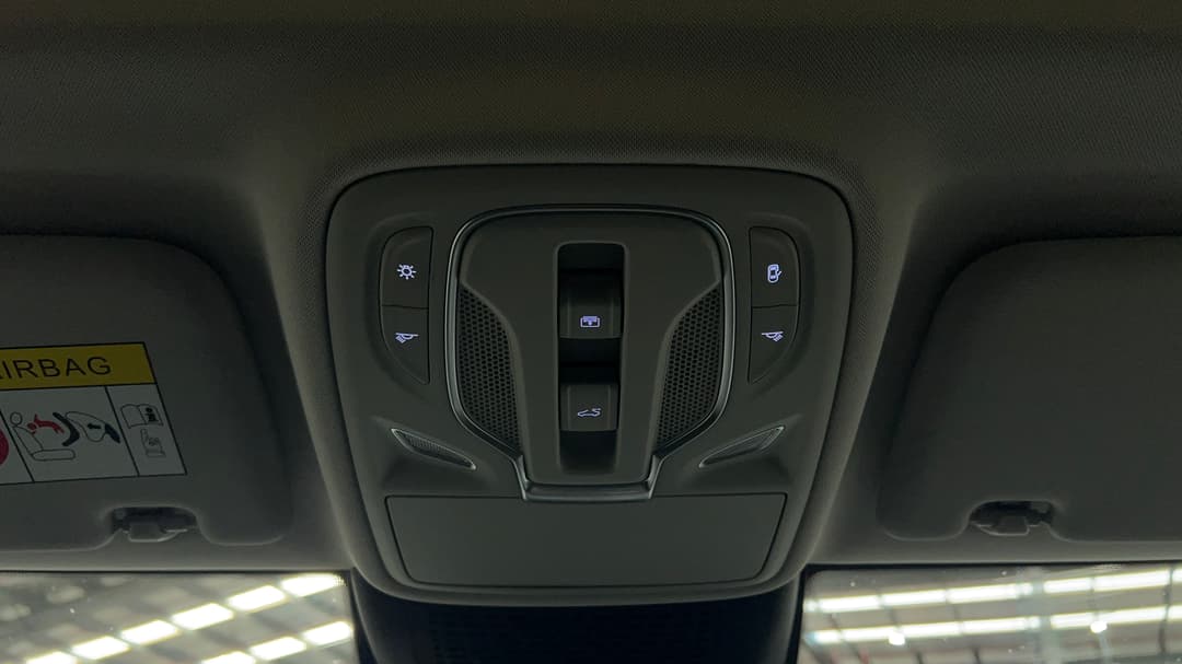 2025 MG Qs Essence AWD, Automatic, 6019 km, On-Roof Controls/Sunglass holder