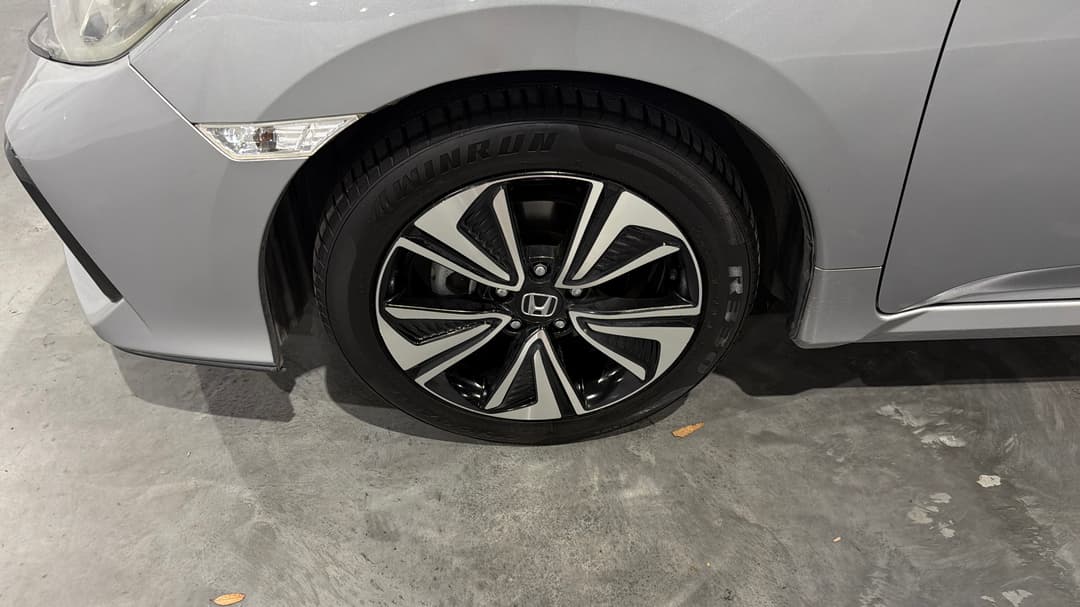 2019 Honda Civic Vti-l, Automatic, 148987 km, Left Front Wheel