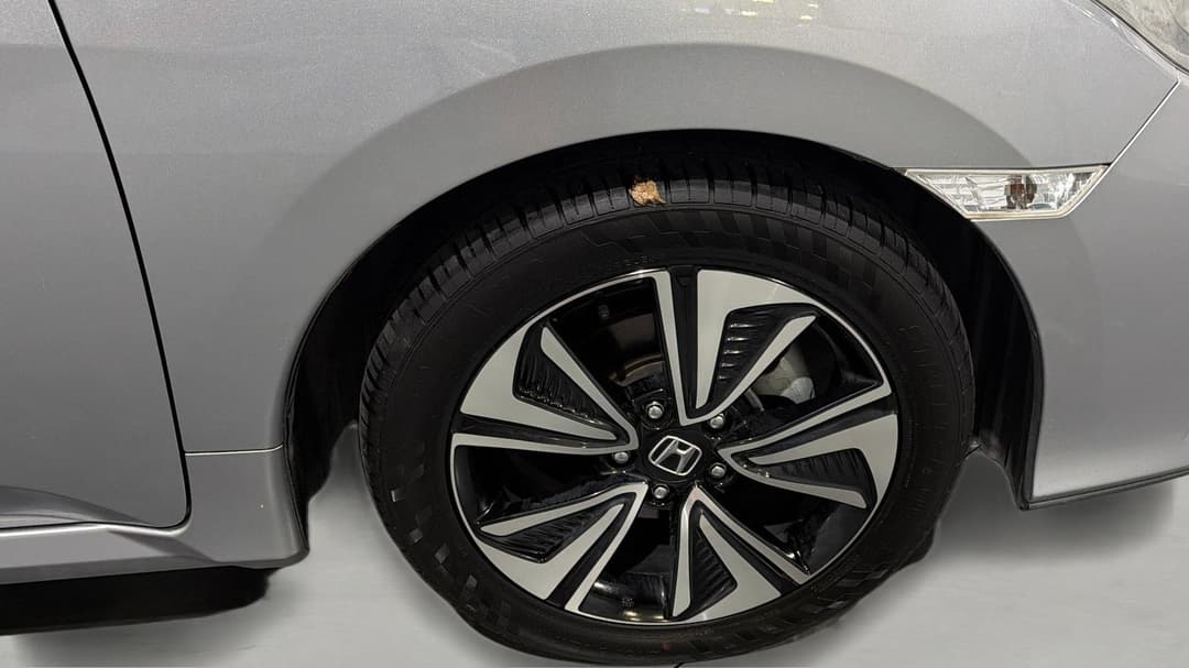 2019 Honda Civic Vti-l, Automatic, 148987 km, Right Front Wheel