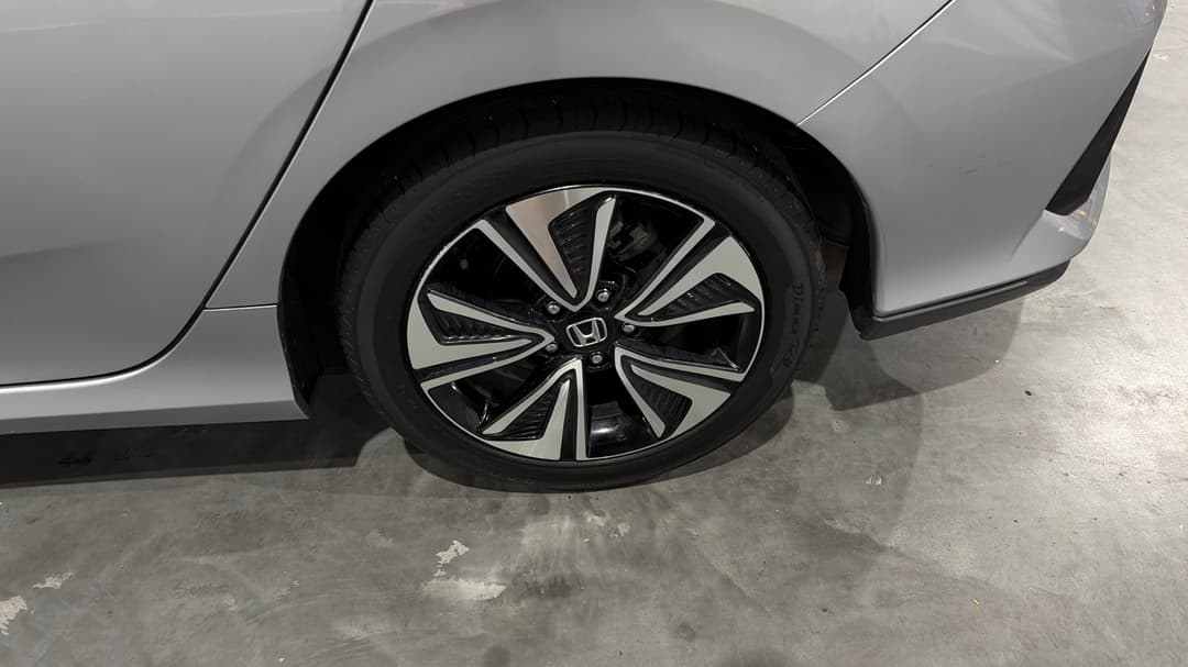 2019 Honda Civic Vti-l, Automatic, 148987 km, Left Rear Wheel