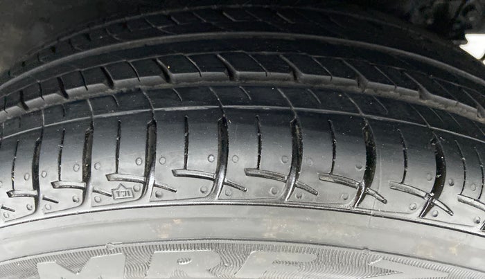 2017 Hyundai Grand i10 MAGNA 1.2 KAPPA VTVT, Petrol, Manual, 34,029 km, Left Rear Tyre Tread