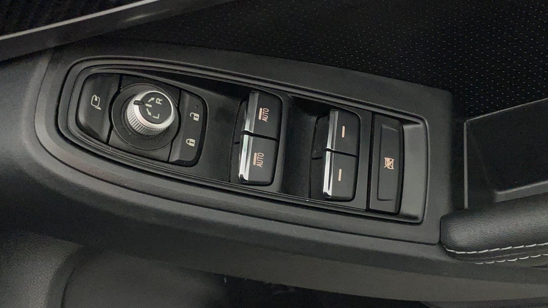 2019 Subaru Impreza 2.0i-s (awd), Automatic, 65375 km, Drivers Side Door Panel Controls