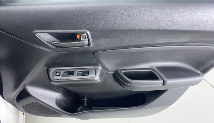 2018 Maruti Swift LXI D, Petrol, Manual, 32,633 km, Driver Side Door Panels Control