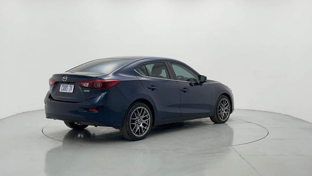 Right Back Diagonal (45- Degree) View