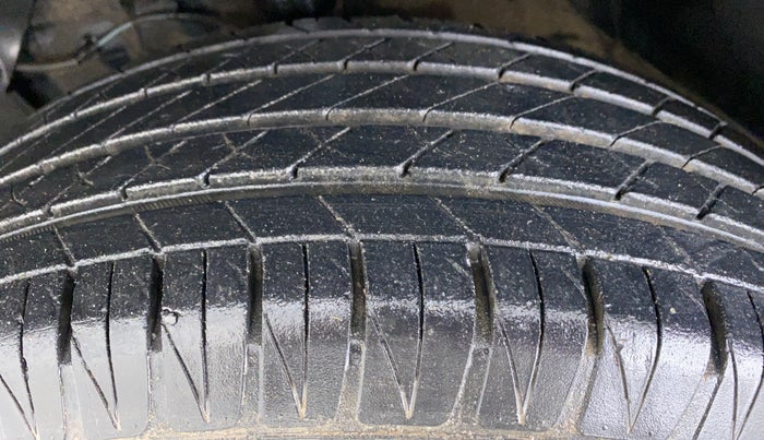 2018 Maruti Vitara Brezza ZDI, Diesel, Manual, 40,605 km, Left Front Tyre Tread